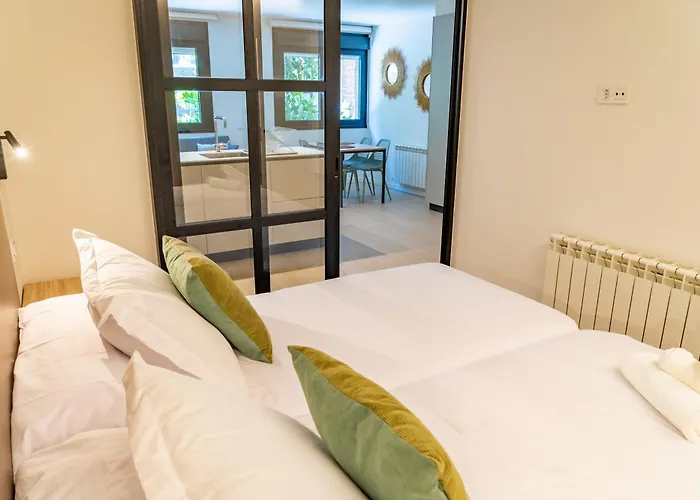 Centro By Renthas Apartment *